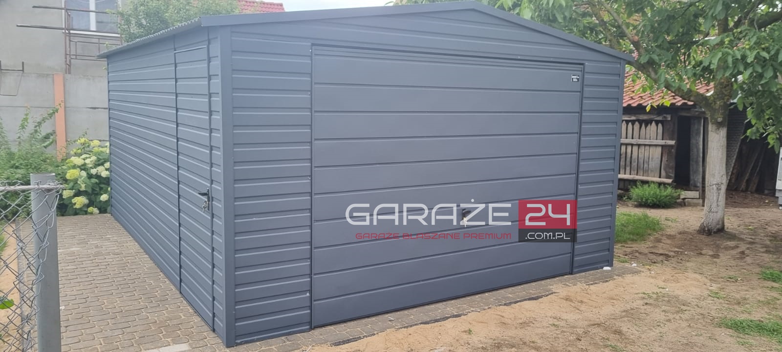 Garaż blaszany na zgłoszenie, 4x5m, grafit mat, brama uchylna, wzmocniony profilem zamkniętym ocynkowanym Garaż blaszany na zgłoszenie, 4x5m, grafit mat, brama uchylna, wzmocniony profilem zamkniętym ocynkowanym