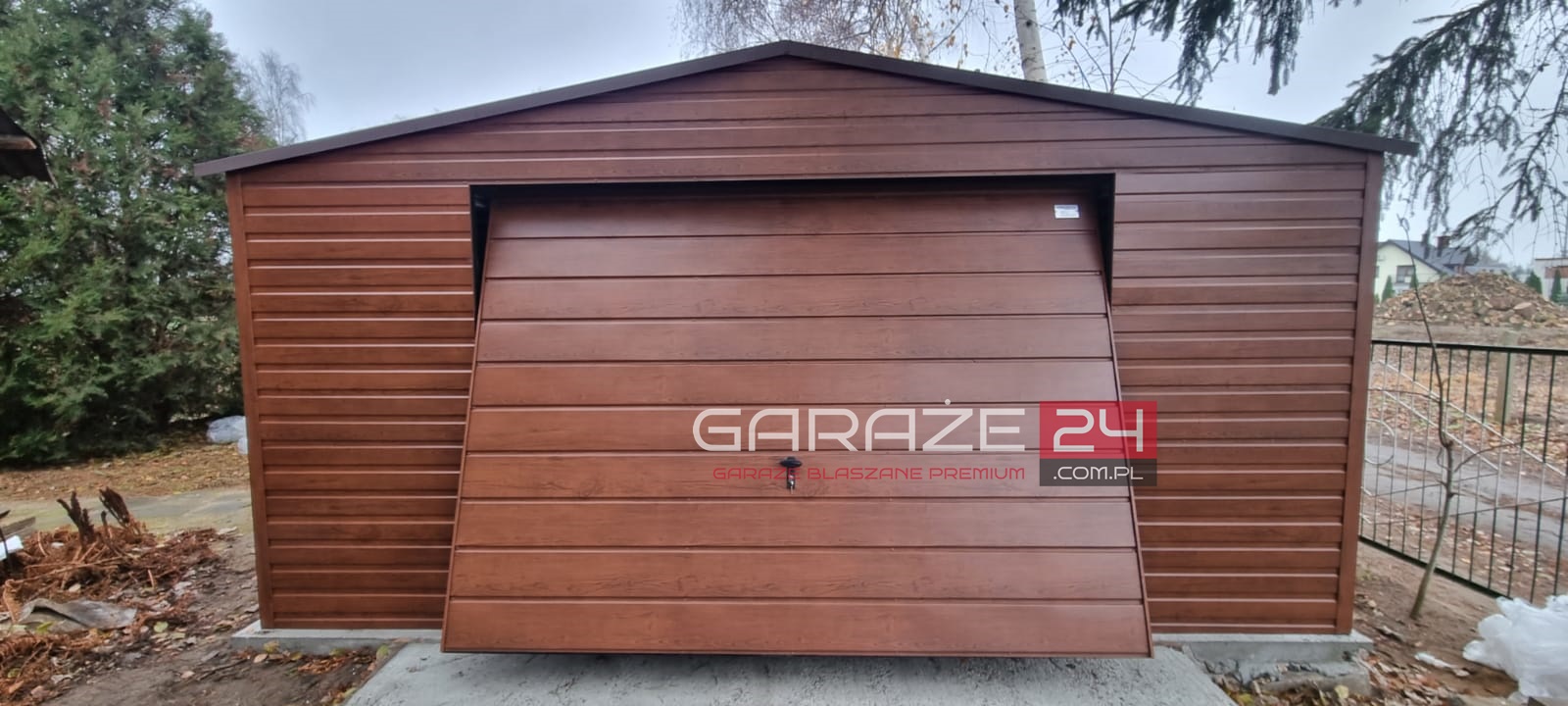 Garaż blaszany na zgłoszenie, 5x6m, do 35m2, ciemny orzech, brama uchylna, wzmocniony profilem zamkniętym ocynkowanym