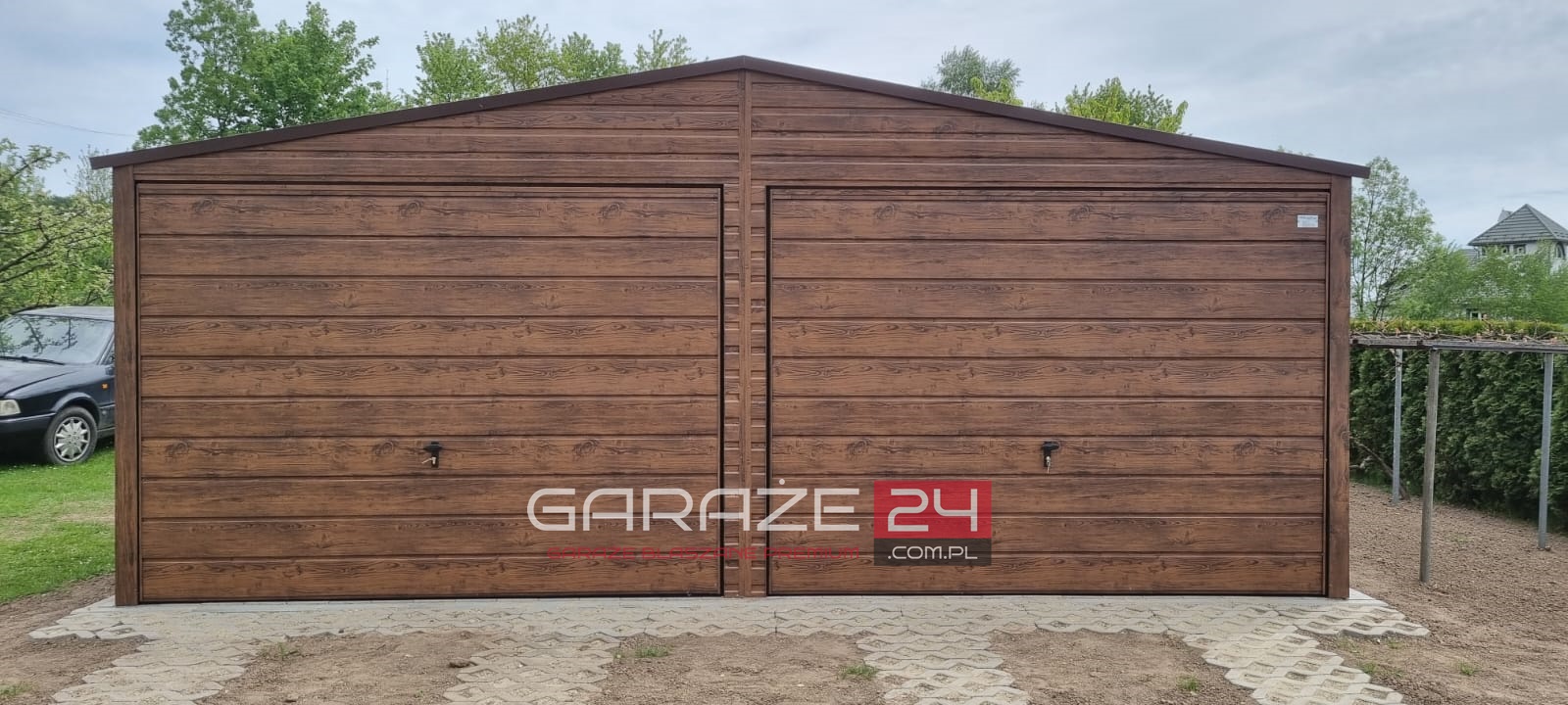 Garaż blaszany na zgłoszenie 6x5m, do 35m2, ciemny orzech, dwie bramy uchylne, wzmocniony profilem zamkniętym ocynkowanym