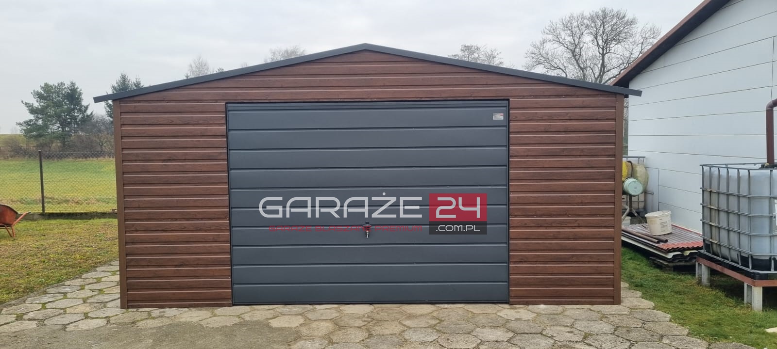 Garaż blaszany PREMIUM 5x6m do 35m2 na zgłoszenie, ciemny orzech + grafit, brama uchylna, drzwi, okno, wzmocniony profilem zamkniętym ocynkowanym