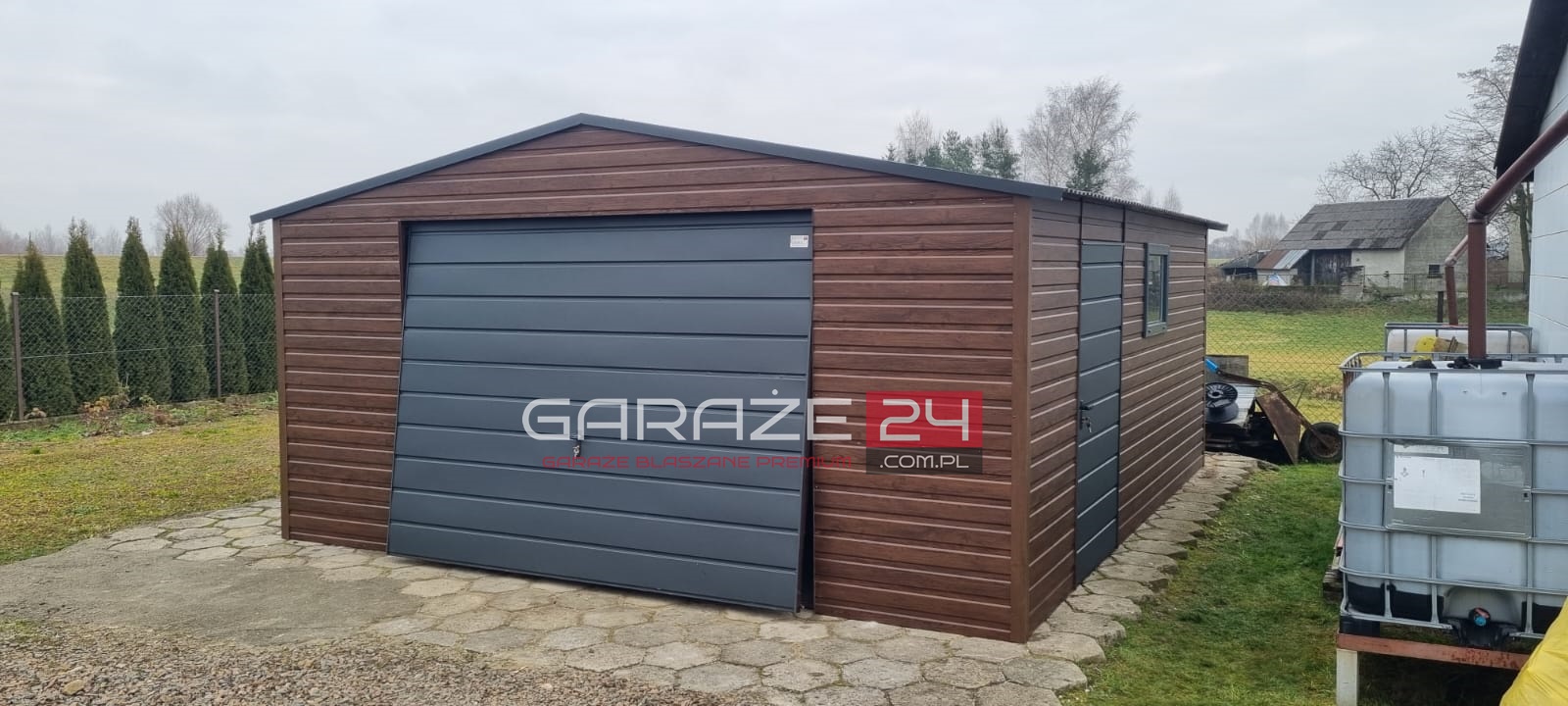 Garaż blaszany PREMIUM 5x6m do 35m2 na zgłoszenie, ciemny orzech + grafit, brama uchylna, drzwi, okno, wzmocniony profilem zamkniętym ocynkowanym, montaż GRATIS