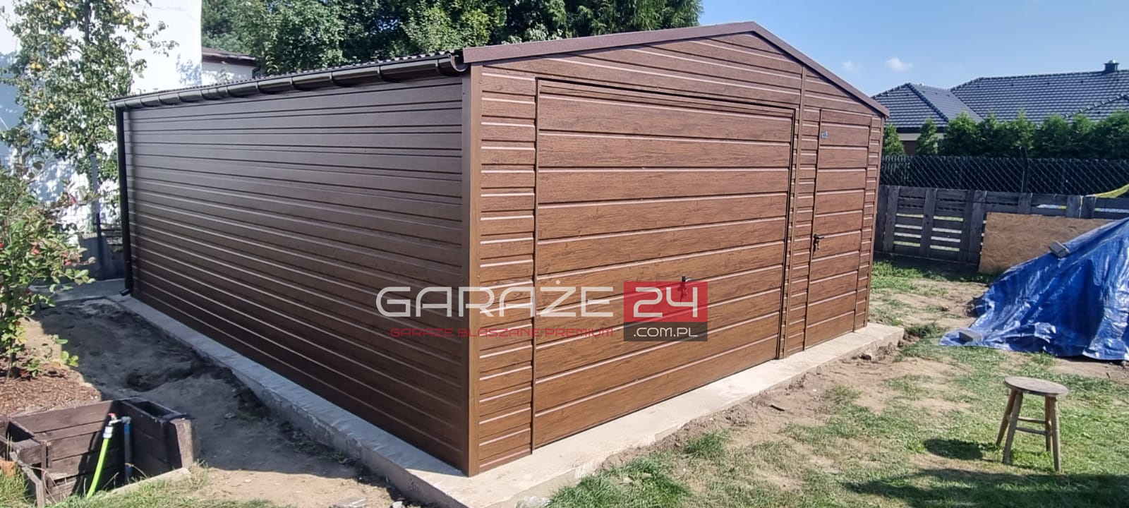 Garaż blaszany PREMIUM 5x6m, na zgłoszenie do35m2, ciemny orzech, brama uchylna, drzwi, wzmocniony profilem zamkniętym ocynkowanym. Montaż w cenie. Garaż blaszany PREMIUM 5x6m, na zgłoszenie do35m2, ciemny orzech, brama uchylna, drzwi, wzmocniony profilem zamkniętym ocynkowanym