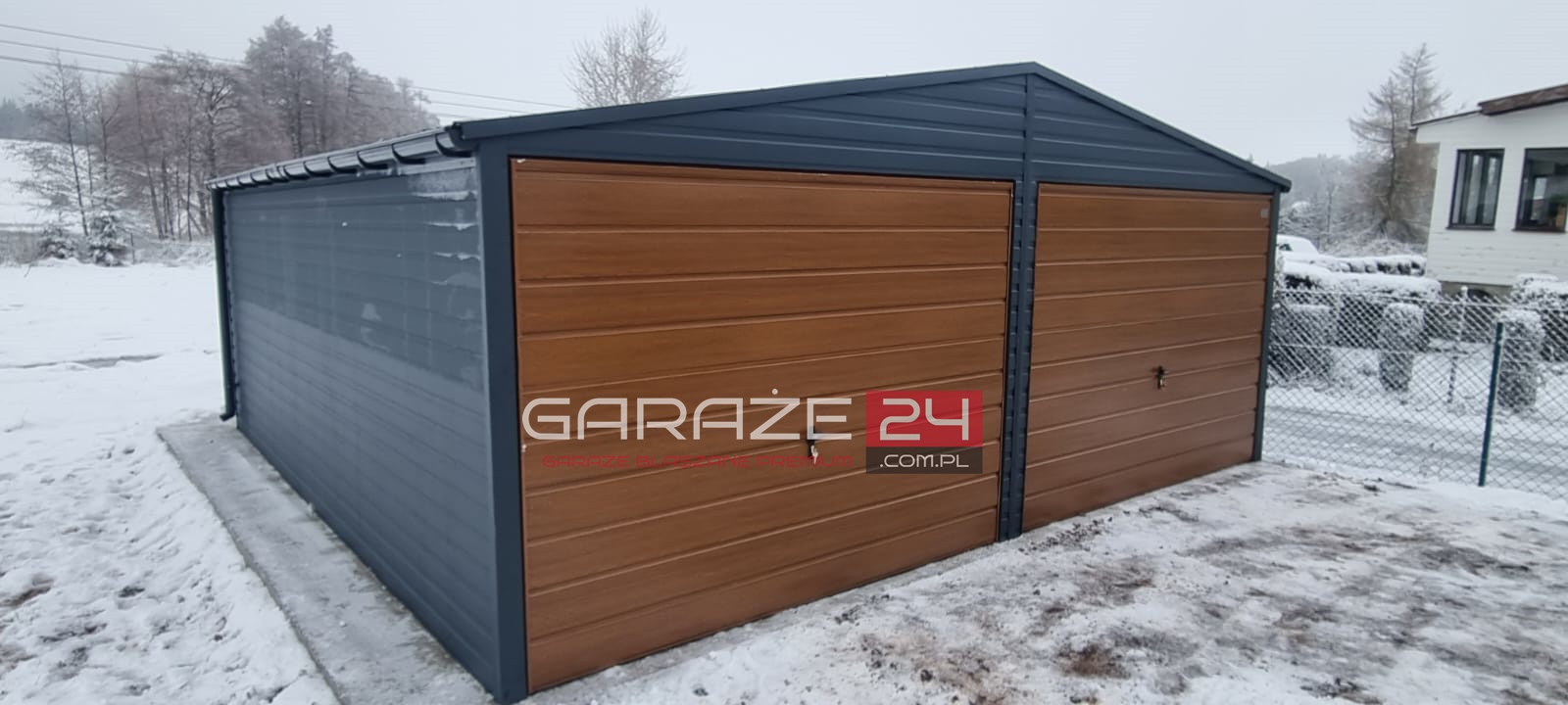 Garaż blaszany PREMIUM 6×5,80m do 35m2 na zgłoszenie, grafit mat + złoty dąb, dwie bramy uchylne, wzmocniony profilem zamkniętym ocynkowanym