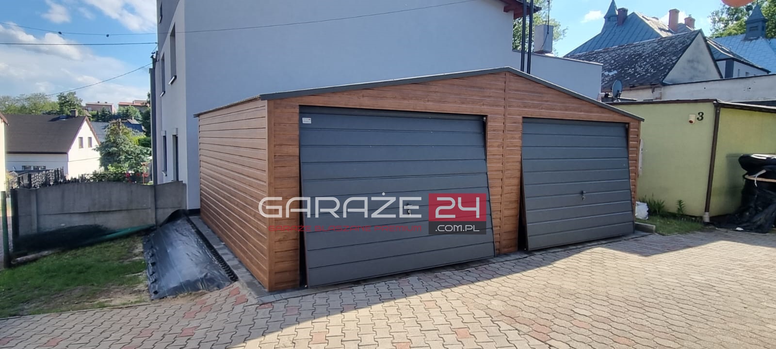 Garaż blaszany PREMIUM 7x6m ciemny orzech + grafit, dwie bramy uchylne, wzmocniony profilem zamkniętym ocynkowanym, montaż GRATIS