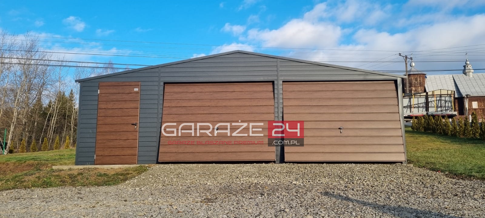 Garaż blaszany PREMIUM 8x6m, dwie bramy uchylne, drzwi wejściowe, wzmocniony profilem zamkniętym ocynkowanym