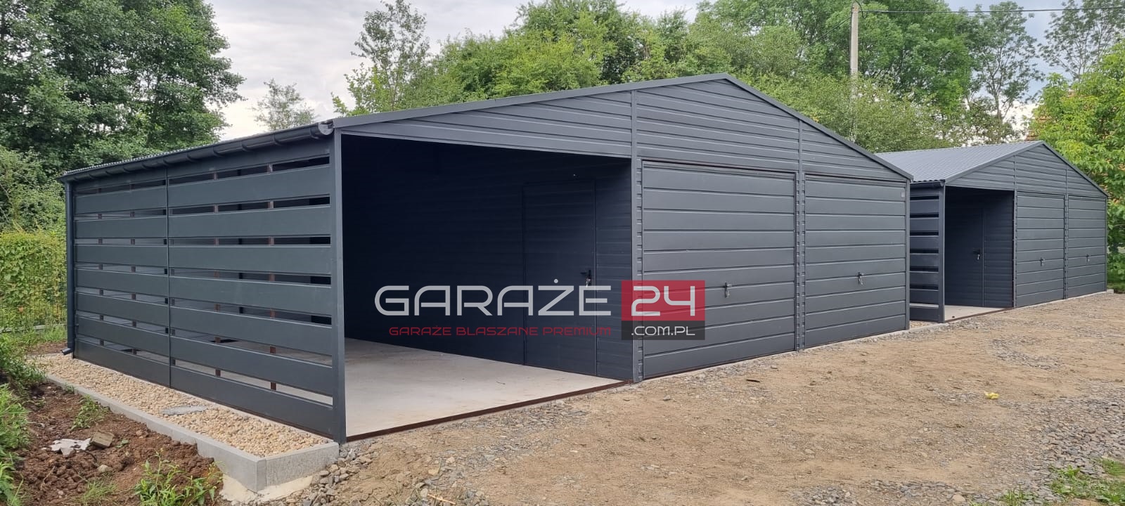 Garaż dwustanowiskowy z wiatą grafit