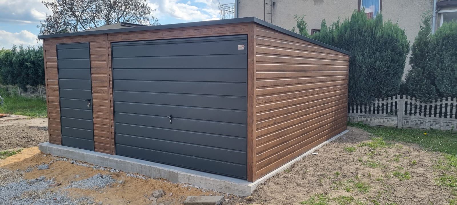Garaż blaszany Premium 5x6m , do 35m2, ciemny orzech + grafit mat, brama uchylna,  drzwi , wzmocniony profilem zamkniętym ocynkowanym , montaż GRATIS