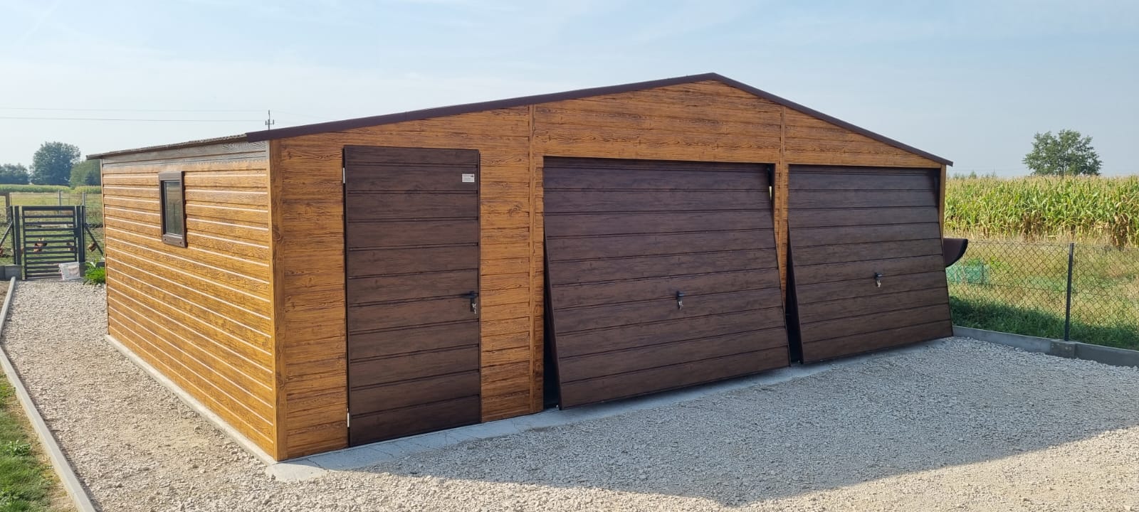 Garaż blaszany Premium 9x6m , jasny orzech + ciemny orzech, dwie bramy uchylne, drzwi , wzmocniony profilem zamkniętym ocynkowanym , montaż GRATIS
