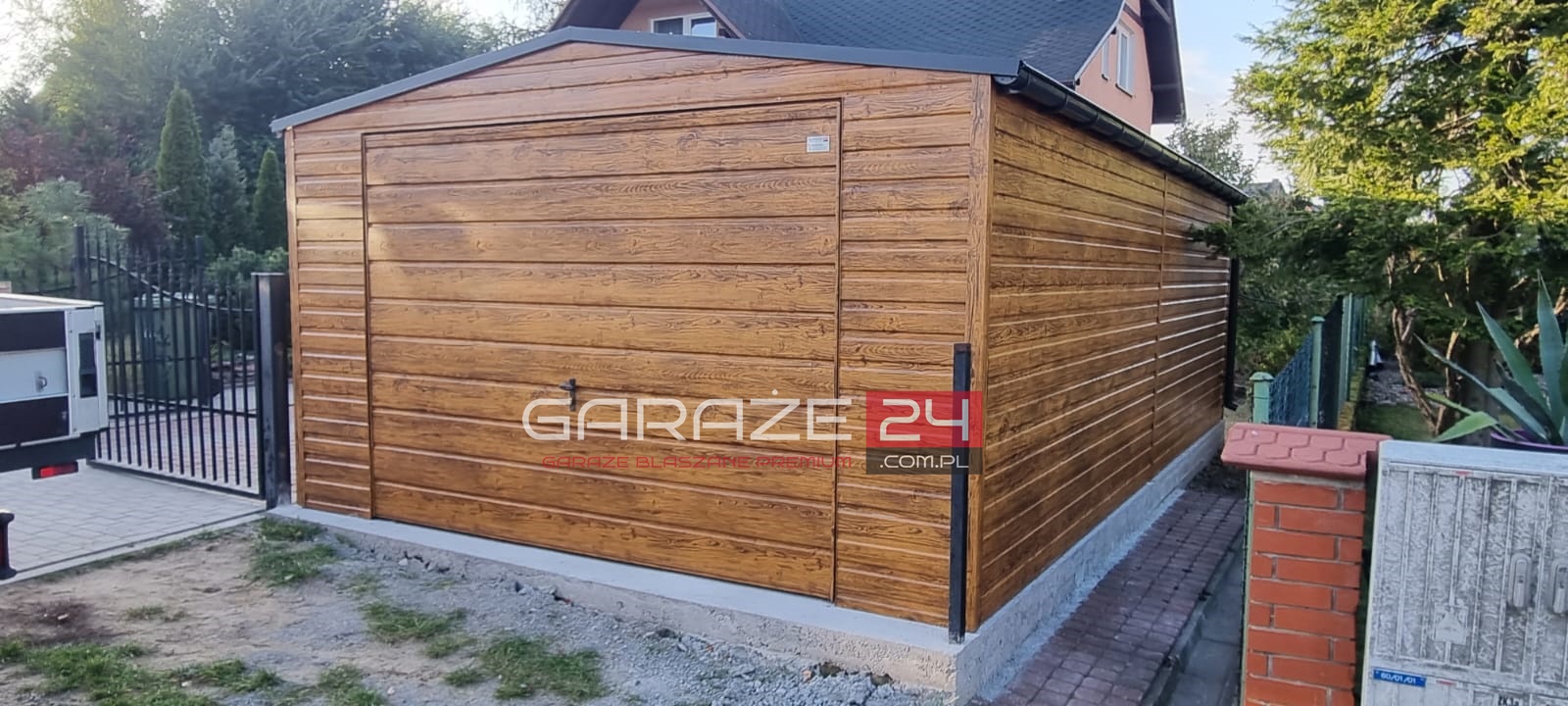 Garaż blaszany Premium 4x6m , jasny orzech , brama uchylna , wzmocniony profilem zamkniętym ocynkowanym , montaż GRATIS